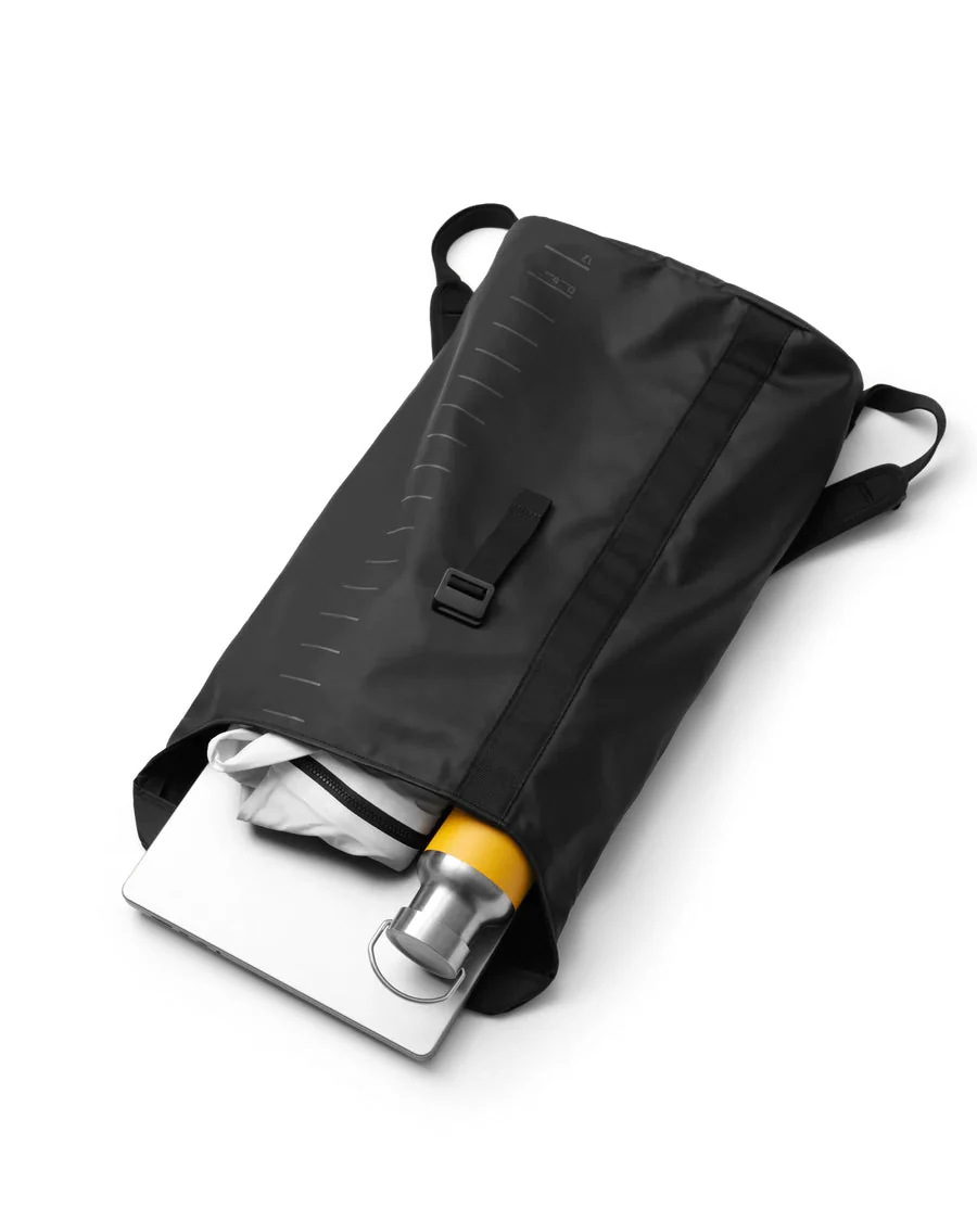 Db Essential Backpack 12L - Black Out - Image 4