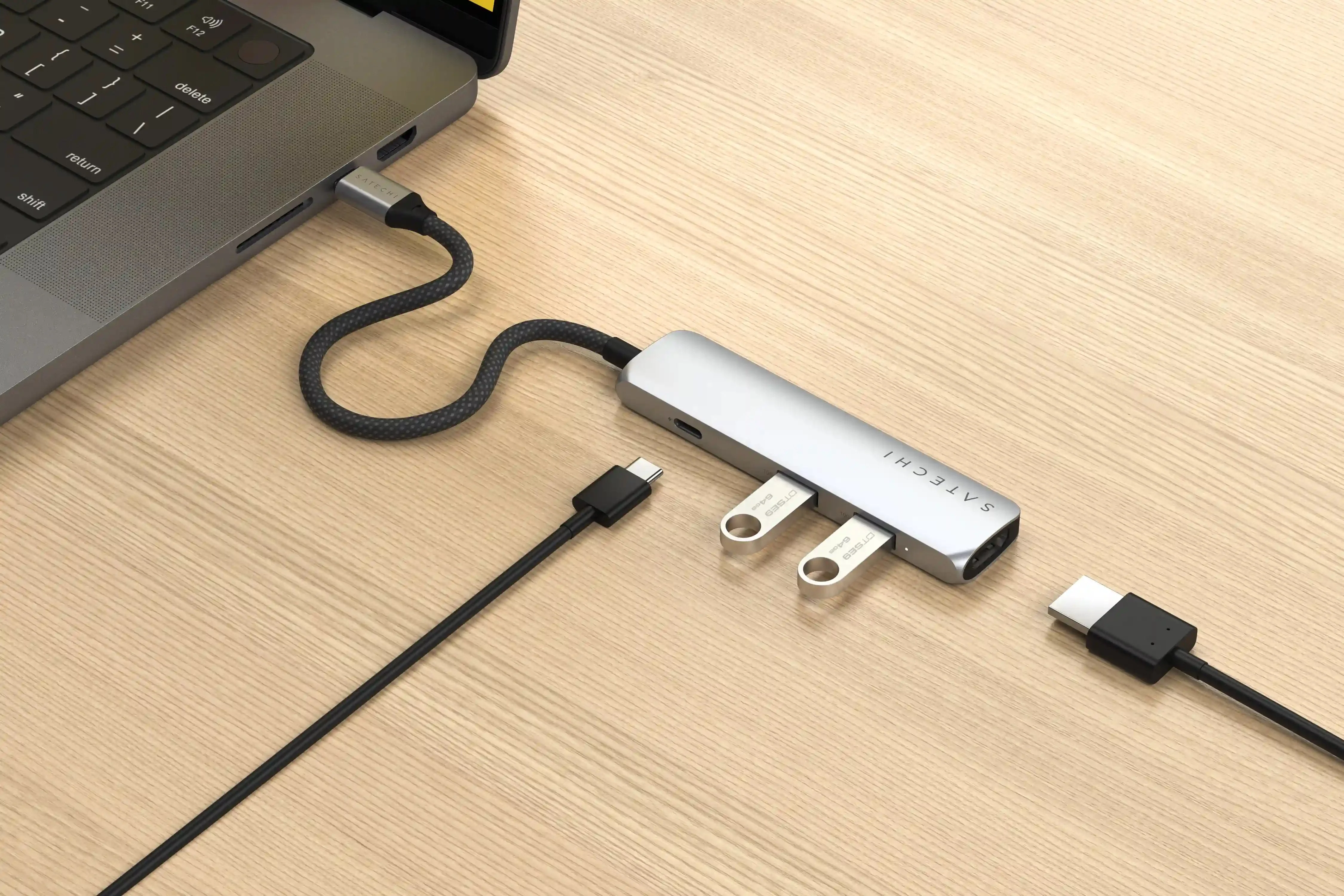 Satechi Slim 4 Multiport Adapter - Sølv - Image 4