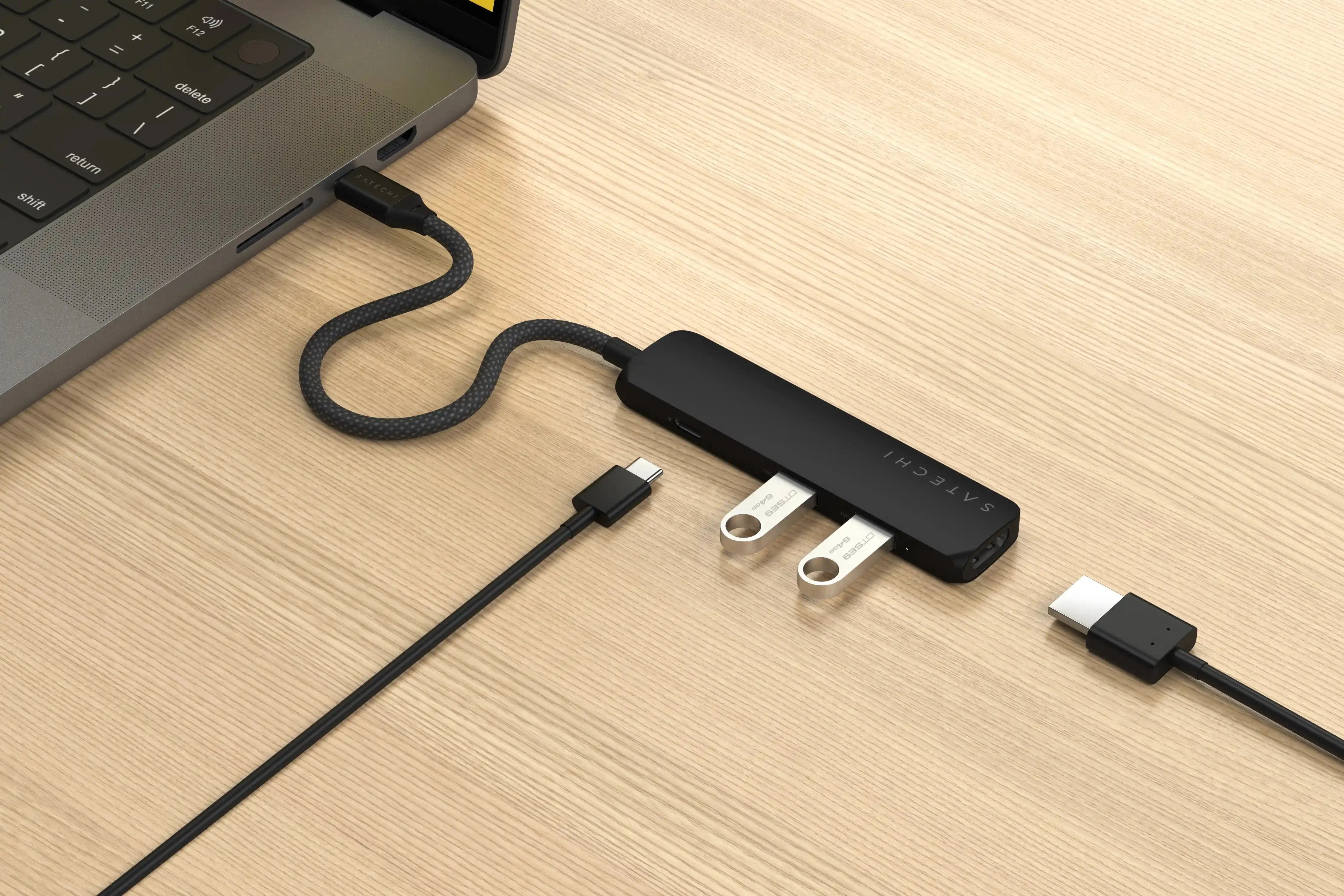 Satechi Slim 4 Multiport Adapter - Svart - Image 4