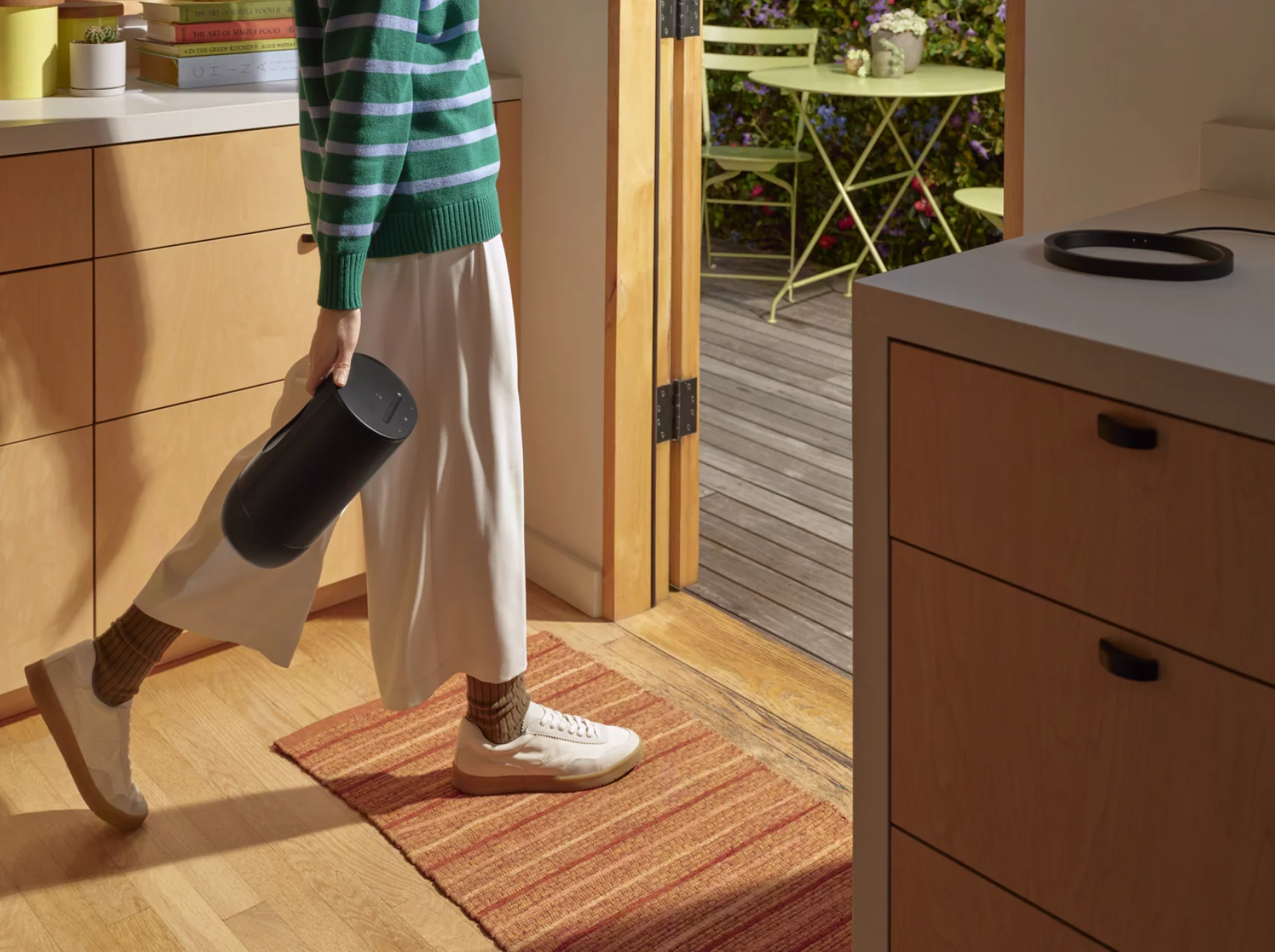 Sonos Move 2 Trådløs bærbar høyttaler - Svart - Image 6