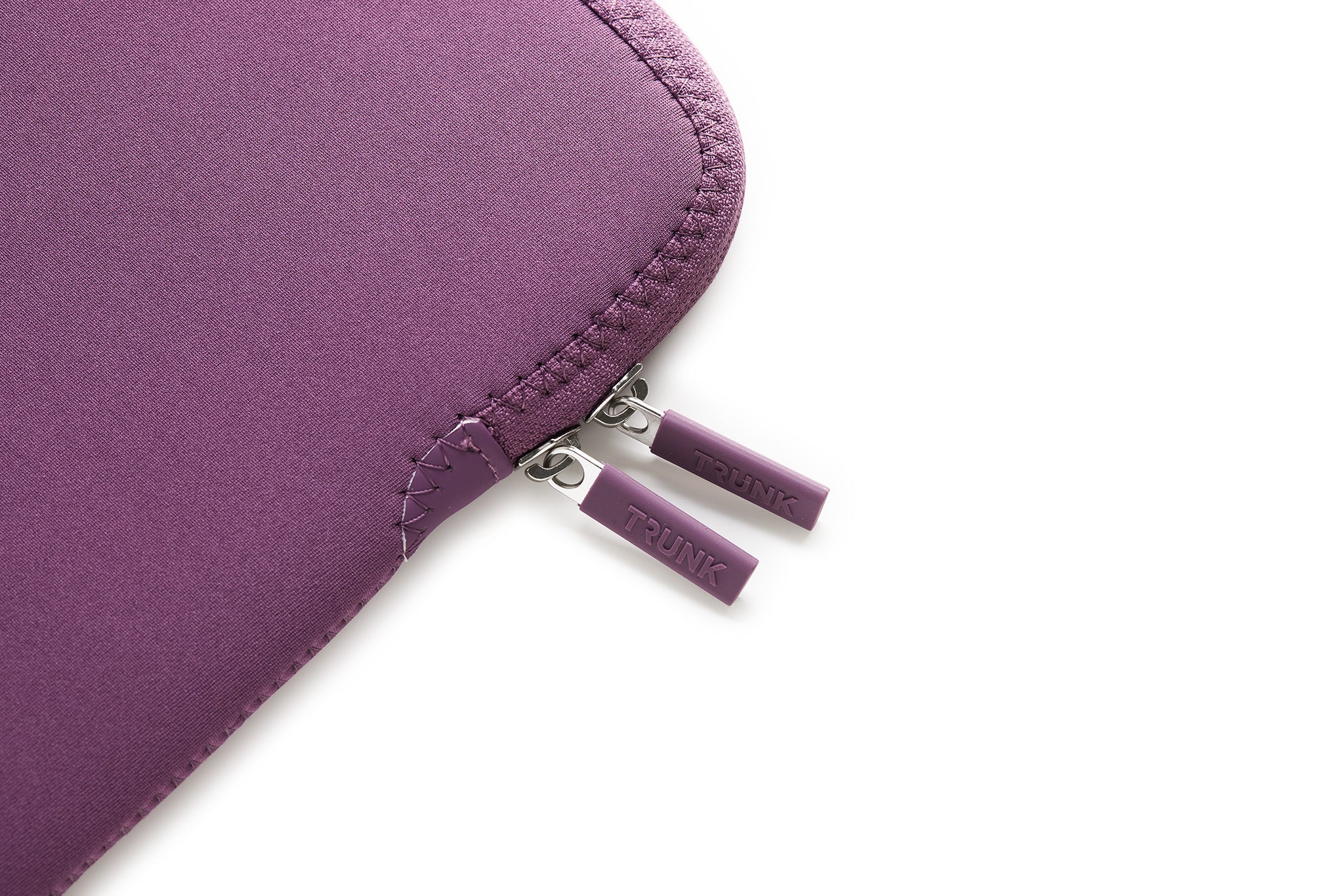 Trunk Neoprene Mappe til MacBook 13" - Plum Purple - Image 3